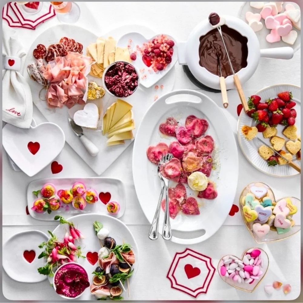 Williams Sonoma cartouche Red Heart Coasters Set